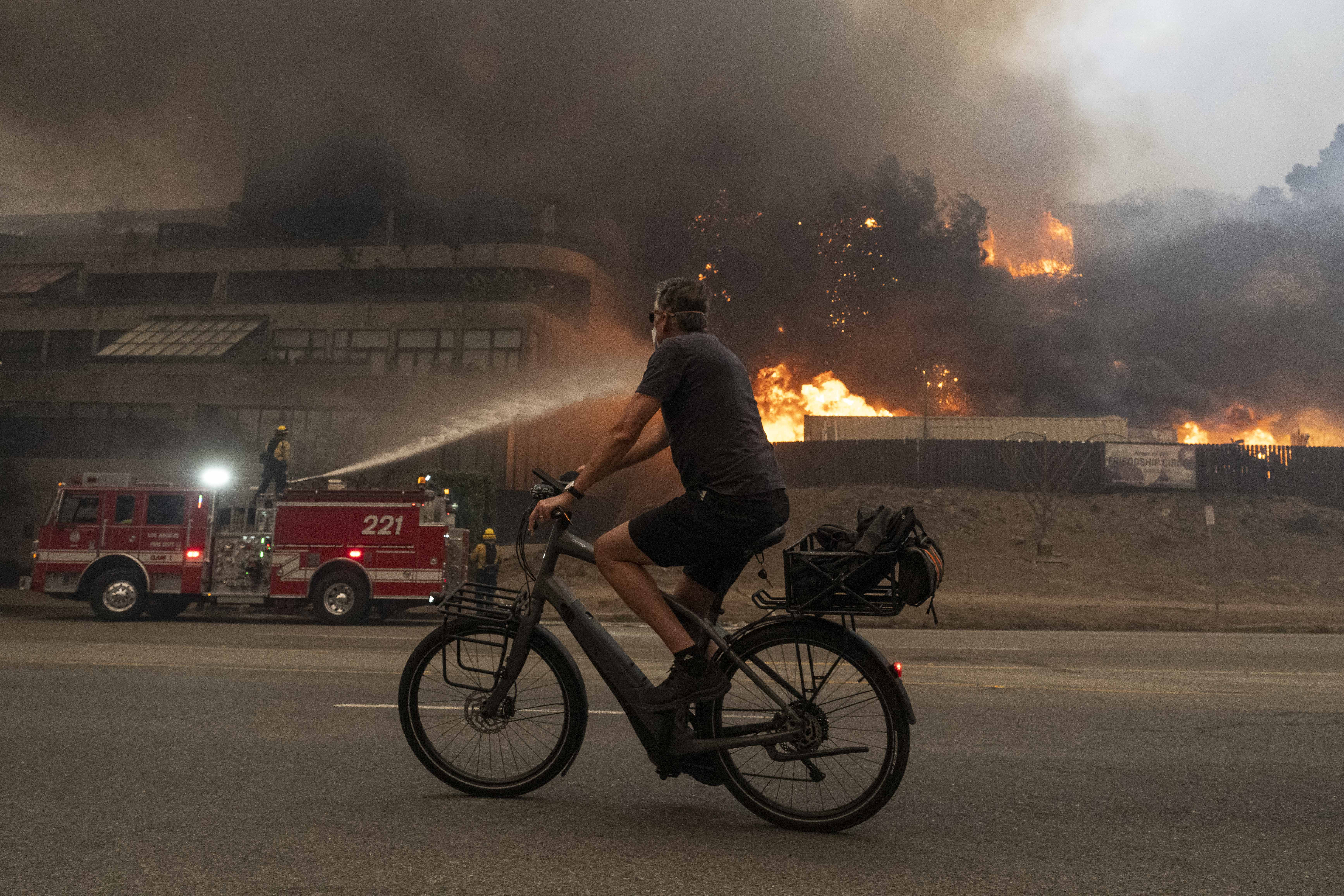 hava fotograflari los angelesin yangindan sonraki halini tum netligiyleortayacikartti 7 91AebeuR