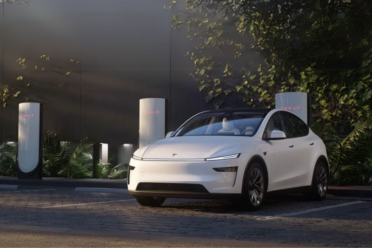 tesla 2025 model y juniperi cinde sessizce tanitti ddy2j992