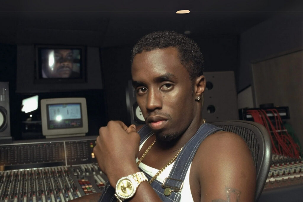 abdli rapci sean combs hakkinda yeni iddialar ofiste cinsel iliskiye giriyordu kadinlarin bilinci kapaniyordu zE5AhLiF