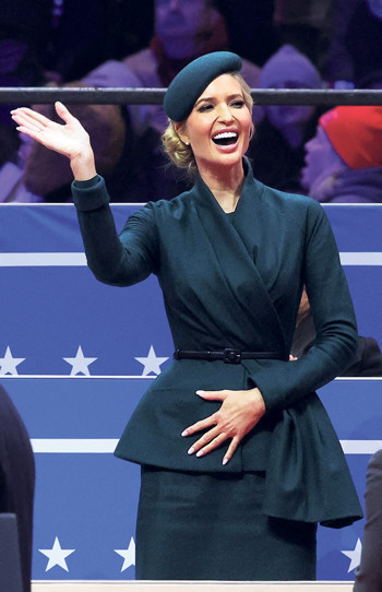abdnin 47nci ladysi olan first lady melania trumpin basrol sikligi 1 u7GGRz5M