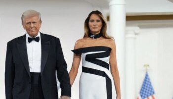 abdnin first ladysi melania trumpin yemin toreninde giydigi elbisesi muzeye gidiyor jJRmu7nL