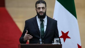ahmed sara suriyenin cumhurbaskani ilan edildi ttbhD8yt
