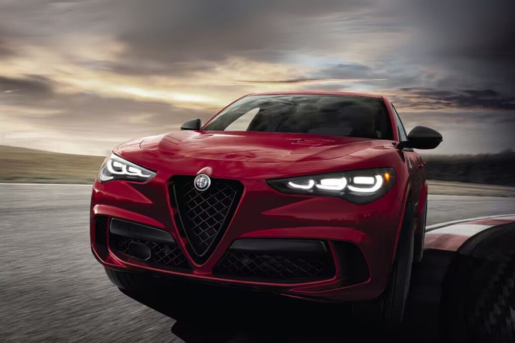 alfa romeo planini degistirdi benzinli motorlar devam edecek vkvlWkHI