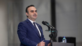 bakan kacir onumuzdeki ay 2 milyar dolarin uzerinde bir yatirim paketini duyuracagiz cuZU5Ybz