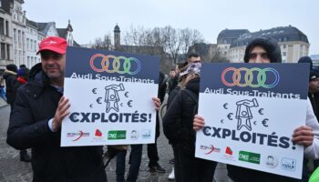 belcikada kapanacak audi fabrikasinin calisanlari eylem yapti nANCVJty