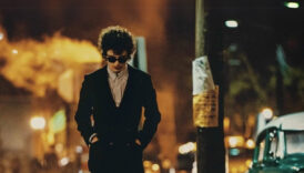 bob dylanin new yorka gelisiyle baslayan hik ye 1965deki newport folk festivale dogru uzaniyor iste 1cgJwveq