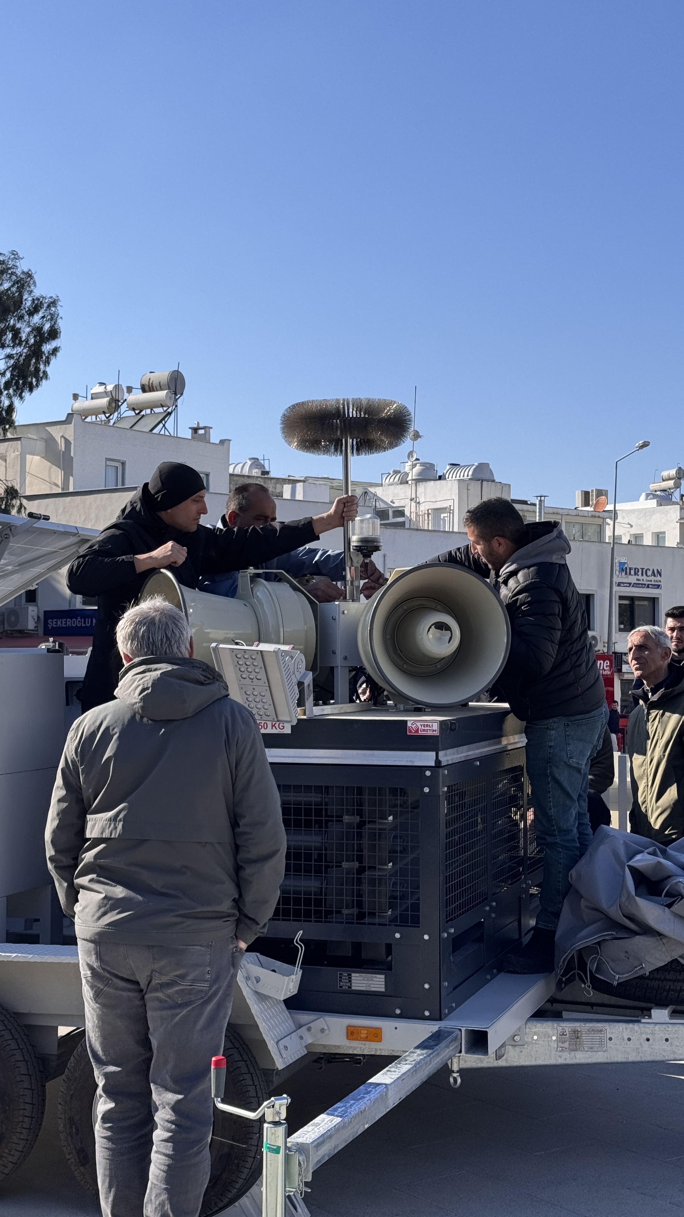 bodruma ege denizindeki deprem firtinasi sonrasi tsunami tehlikesine karsi mobil siren sistemi yerlestirildi 1
