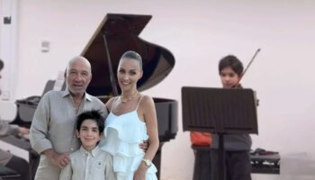 dikran masis ve yasemin masisin oglu theo masis sahnede keman caldi ZL9pxs5I