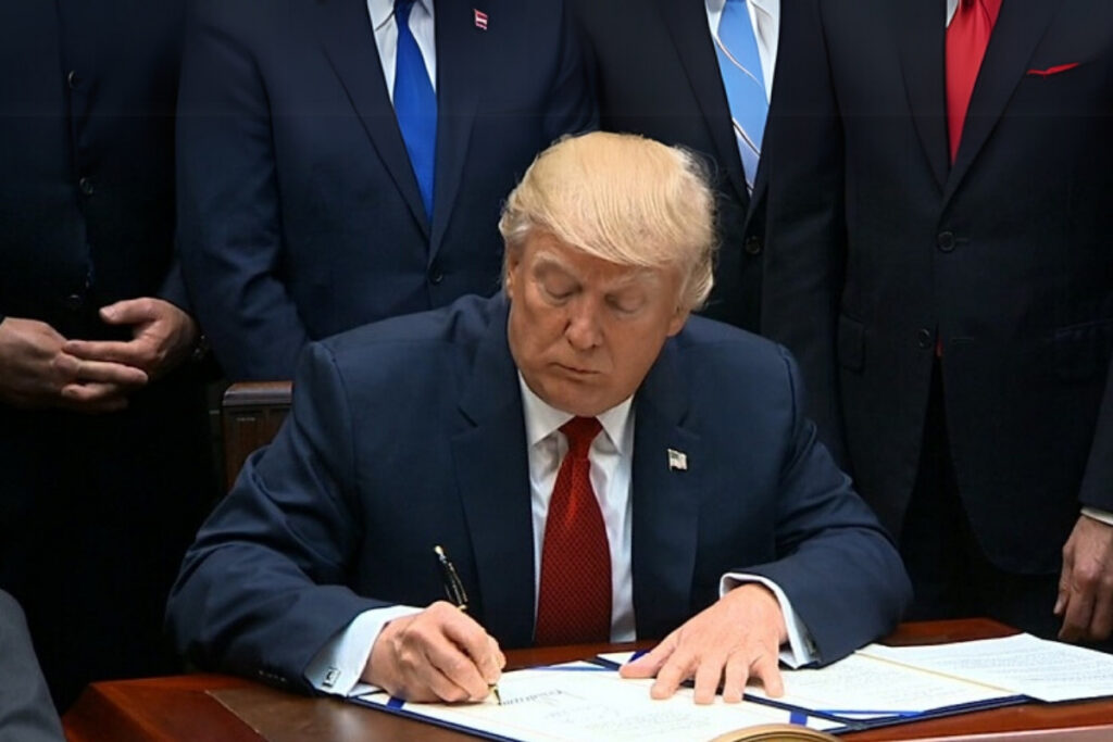 donald trump hibe ve krediler de dahil olmak uzere federal hukumet finansmaninda gecici duraklama R3lzWLUh
