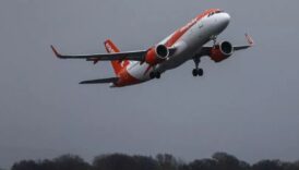 easyjet pilotu havada bayildi ucak acil inis yapti manchestera giden ucak yunanistana inmek zorunda V5R5IS55