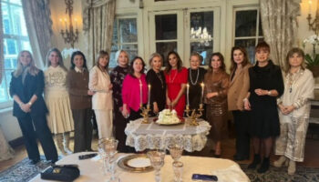 feryal gumana bu kez de sosyetik arkadaslarindan kutlama YWHUI3tU