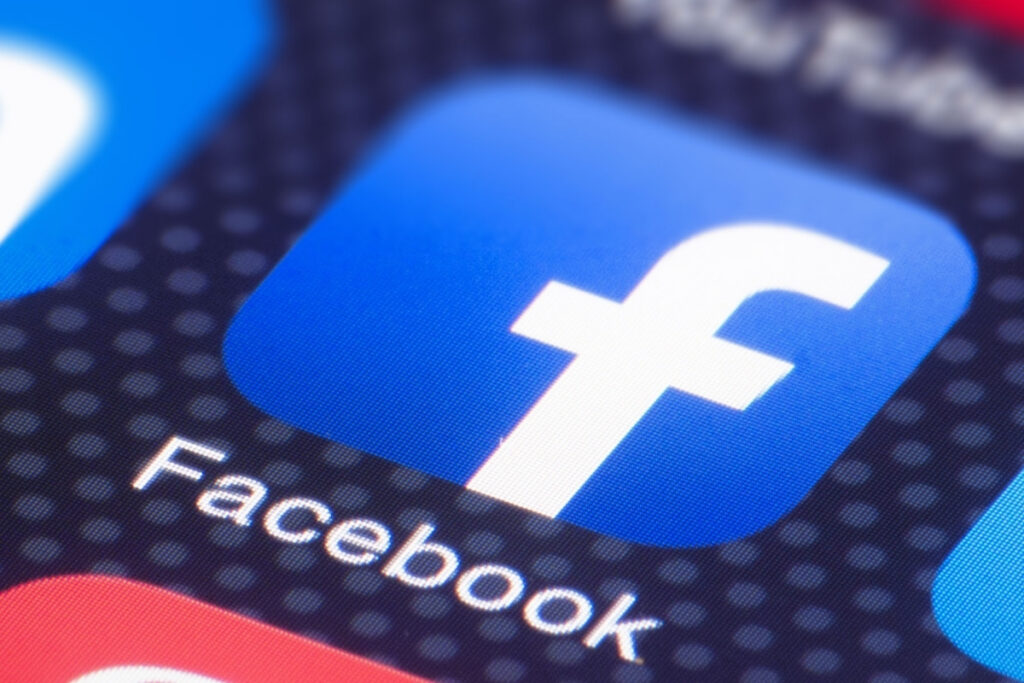 harvarddan dunyaya acilan sosyal medya devi facebook 21 yasinda BA22FvQh
