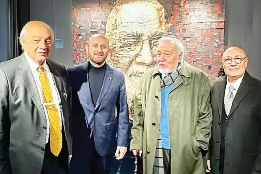 ilber ortayli uzun bir aradan sonra arkadaslari tuncay ozilhan ve oguz carmikli ile bir NsIT68CG