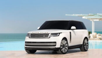 jaguar land rover zengin musterilerden gelen talep uzerine ozel boyama hizmetlerine 80 milyon dolar V1ieBkjX