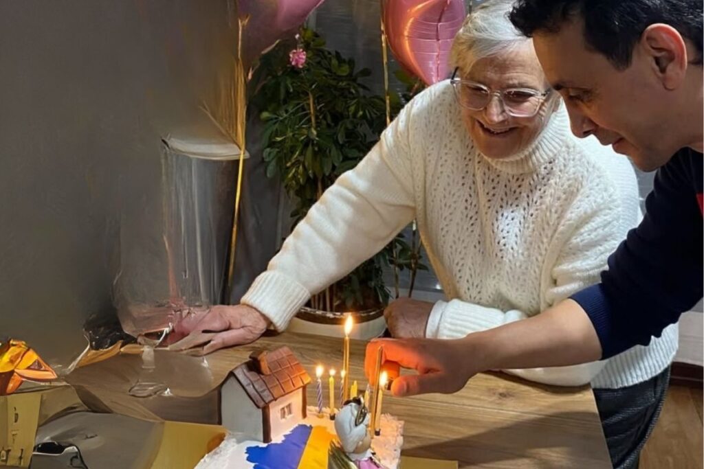 kerim ulkerden babuskasina veda surekli ukraynadaki koyunun mezarligini izliyor baris doneminde buraya gomulmek istiyordu 7I8863Ik