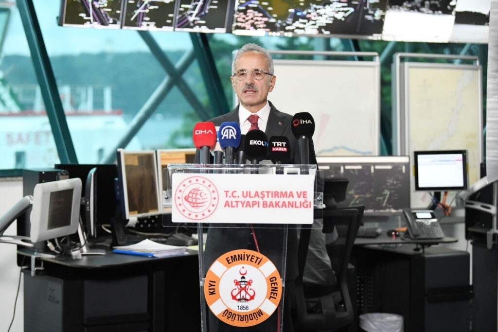 kilyos aciklarinda sert hava kosullarindan etkilenen gemi guvenli bolgeye cekildi aCdpsmq4