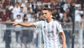 kiralik olarak caykur rizesporda forma giyen amir hadziahmetovic besiktasa dondu nvmIhcuB