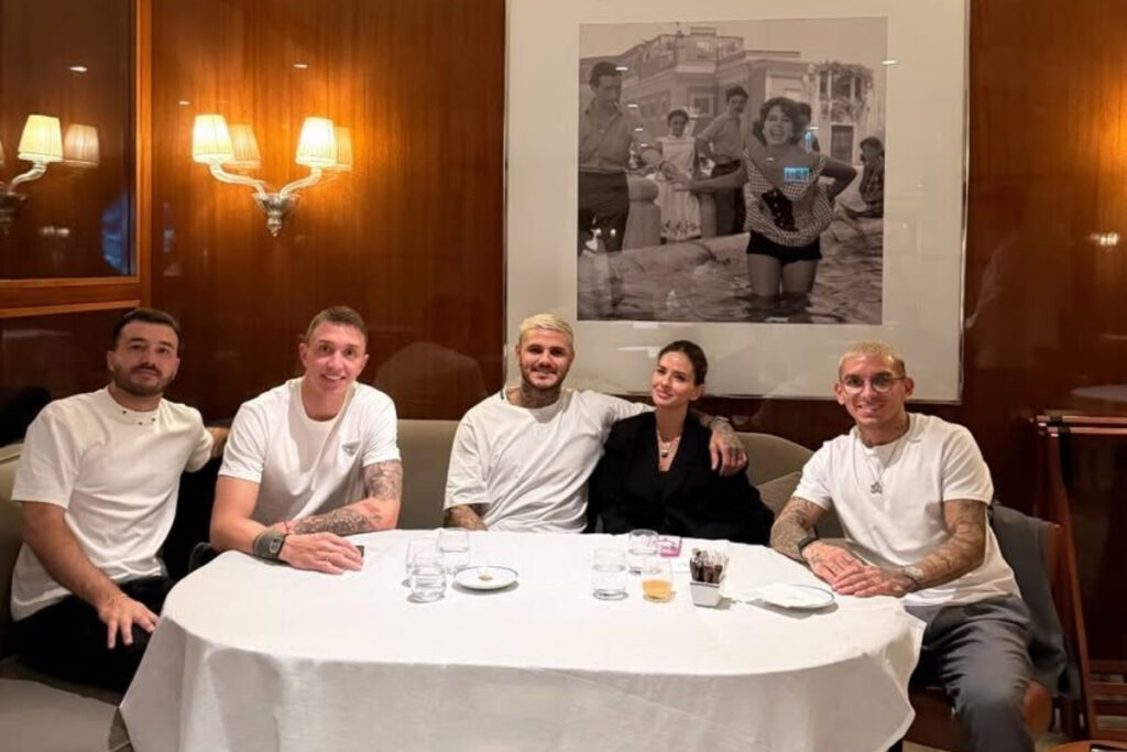 mauro icardi istanbula doner donmez sevgilisini muslera ve torreira ile tanistirdi iY5zMW47