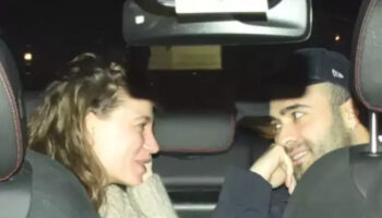 serenay sarikaya ile mert demirin ayriligi kisa surdu kurucesmede trafikte objektiflere takildilar 8jNn17tC