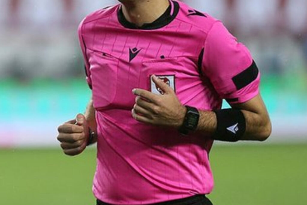 super lig hakemleri kendine sosyal medyadan kufur edenlerin pesine duserek milyonlarca lira tazminat kazandi hTFURF7z
