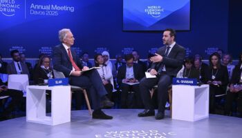 suriyedeki yeni yonetimin disisleri bakani esad hasan seybani davos zirvesine katildi K2t6RGCr