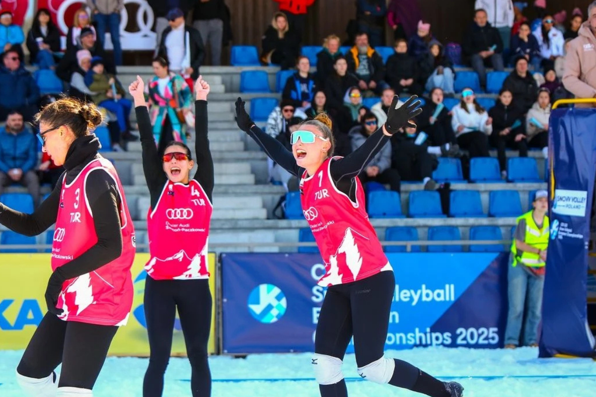 20 yas alti kadin kar voleybolu milli takimi avrupa sampiyonu oldu 0