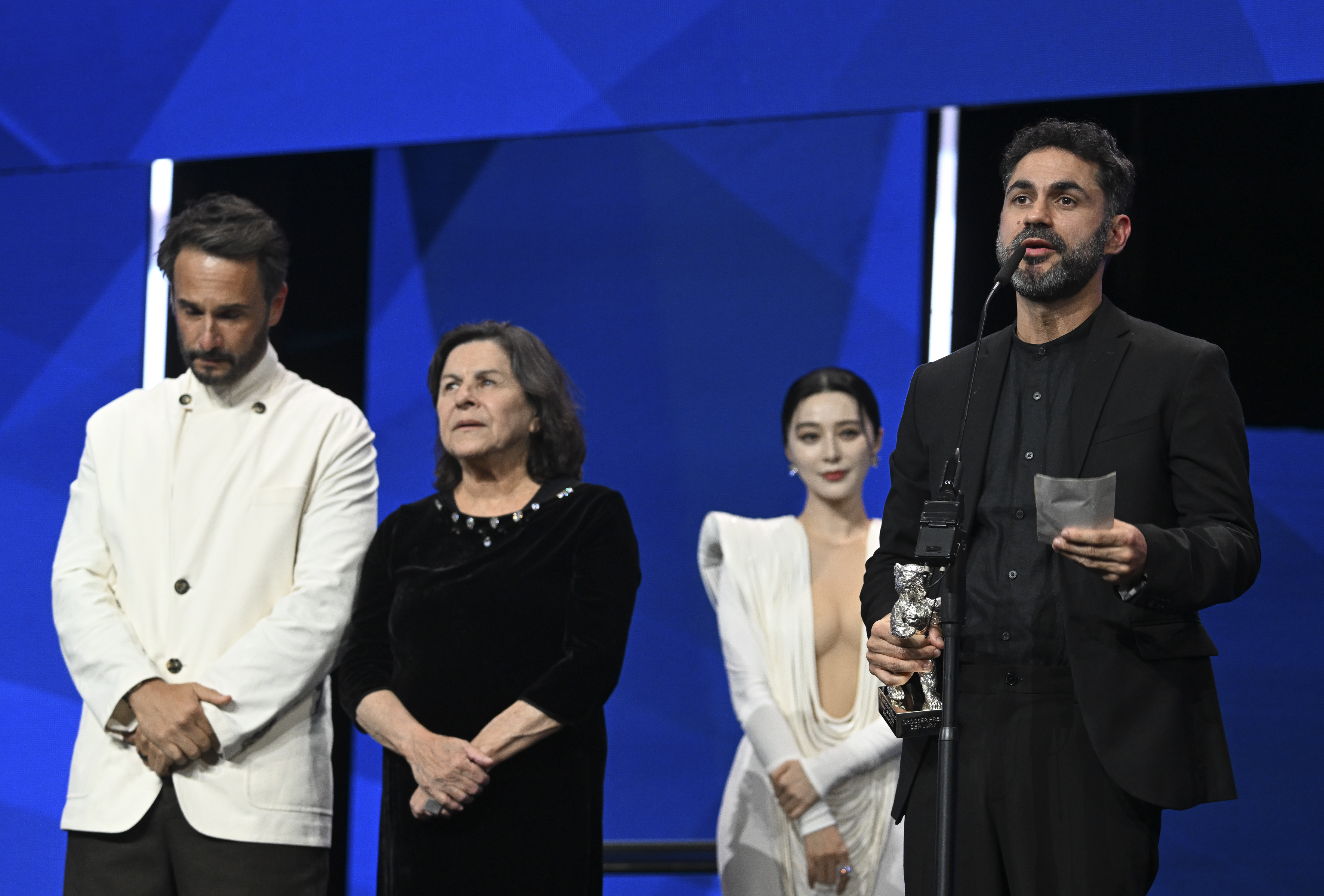 75 uluslararasi berlin film festivalinde altin ayi odulunu drommer filmi aldi 1