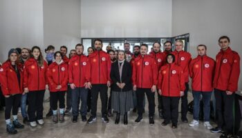 9 ulusal antarktika bilim seferi ekibi 34 gun suren yolculuklarinin ardindan turkiyeye dondu nXkKkTaN