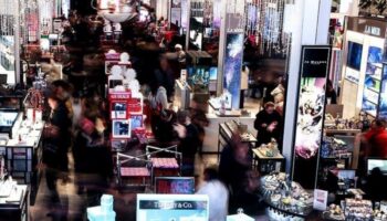 abdde perakende satislar gecen ay tahminlerin altinda kalarak ekonomik buyumeye dair endiseleri artirdi OR9x7TNa