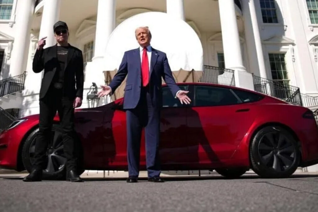 abdli 4 senatorden trump ve muskin tesla araclarla poz verdigi etkinlige sorusturma talebi bvQWEDWf