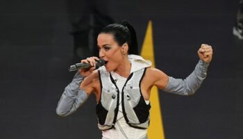 abdli sarkici katy perry uzay yolcusu ps6cbUNy