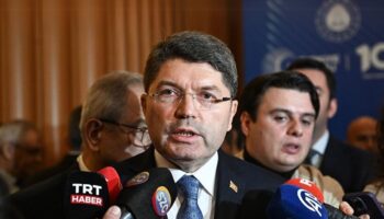 adalet bakani yilmaz tunctan chp kurultayi ve eylem tok ile oglunun abdden iadesi karari jlsupnWg