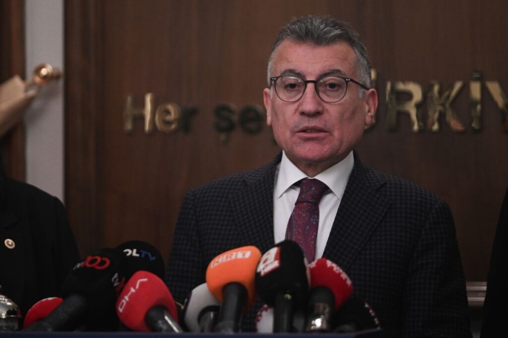 ak parti grup baskani abdullah gulerden emeklilere bayram ikramiyesi aciklamasi ION5fRi9