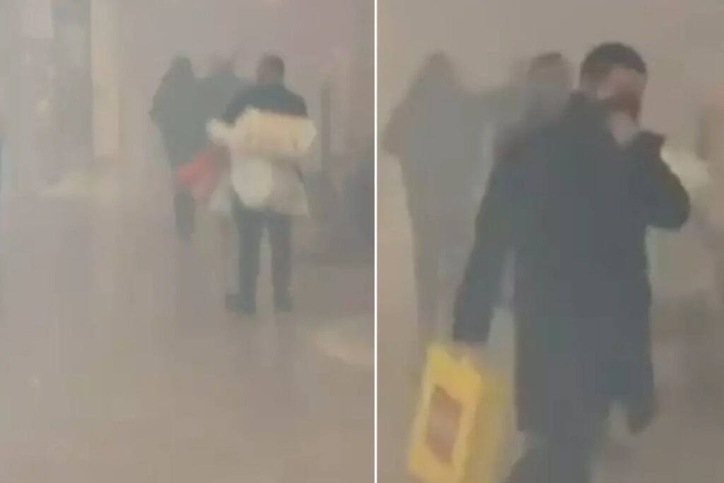 akasya alisveris merkezinde yangin panigi lbGyzaE7