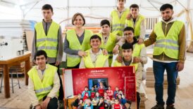akbank binasindan cikan 33 tir malzeme deprem bolgesinde 1311 okulun mobilyasina donusecek QZSRuu97