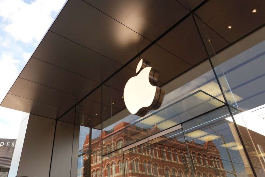 apple onumuzdeki 4 yil icinde abdde 500 milyar dolarlik yatirim yapacak ve 20 bin vnEBE9u7
