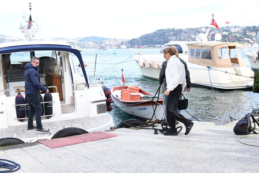 arzu sabanci trafikten kacmanin yolunu denizde buldu 1 yJFN9wqb