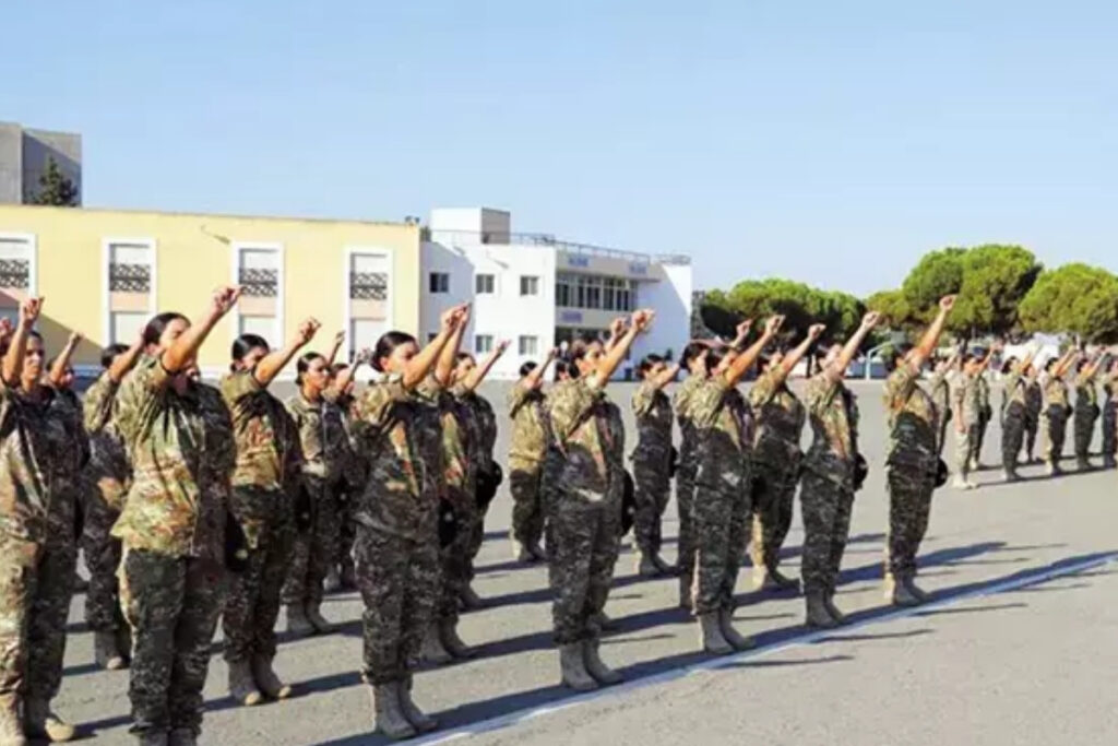 asker sikintisi yasayan kibris rum yonetimi kizlari askere almaya hazirlaniyor 2VrRG21L