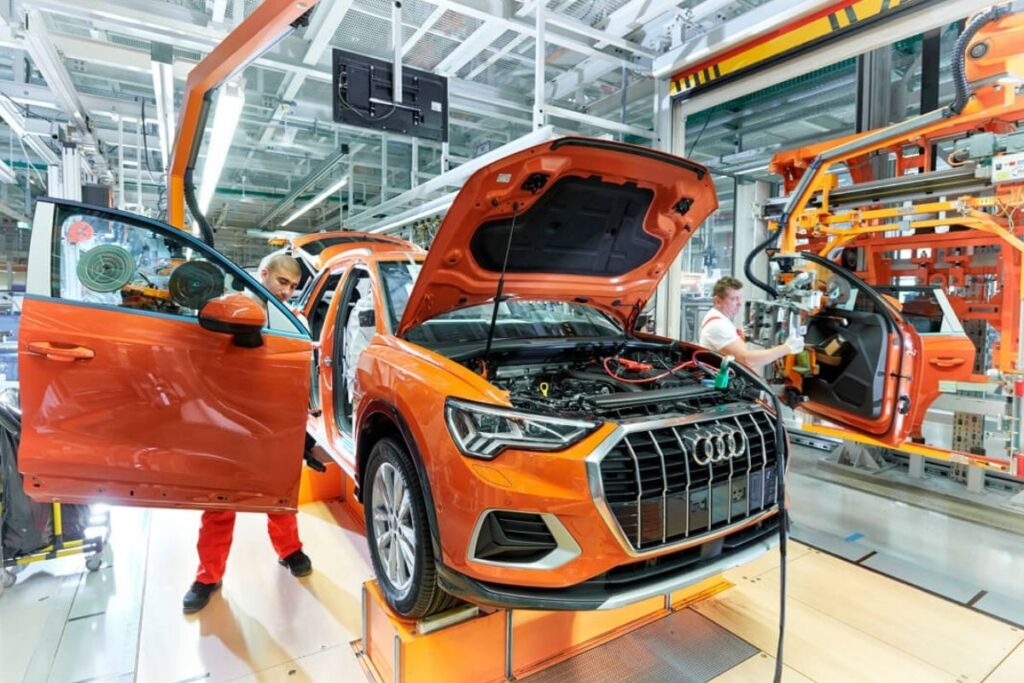 audi 2029a kadar binlerce isciyi cikaracak yillik personel maliyetini 1 milyar euro azaltacak 8UC6UkQT