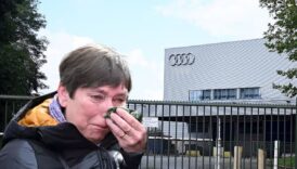 audinin brukselde bulunan fabrikasinda uretim bugun tamamen sona erdi calisanlar gozyaslariyla fabrikadan ayrildi 2v9hEJg6