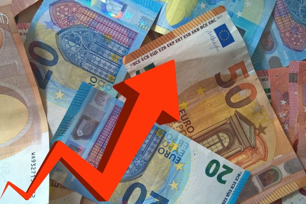 avrupada harcamalar artti euro 40 tlnin uzerini gordu FVxlAg7q