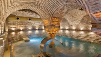 ayasofya camisi yaninda bulunan tarihi sarnic 5 yildizli otel tarafindan spa merkezine donusturuldu tepkilerden epR4XqCy