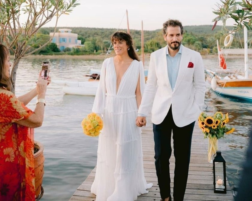 ayse boyner herkesin yeni ask sandigi sevgilisi metin anteri gectigimiz yil babasi cem boynerle If2t8jg7