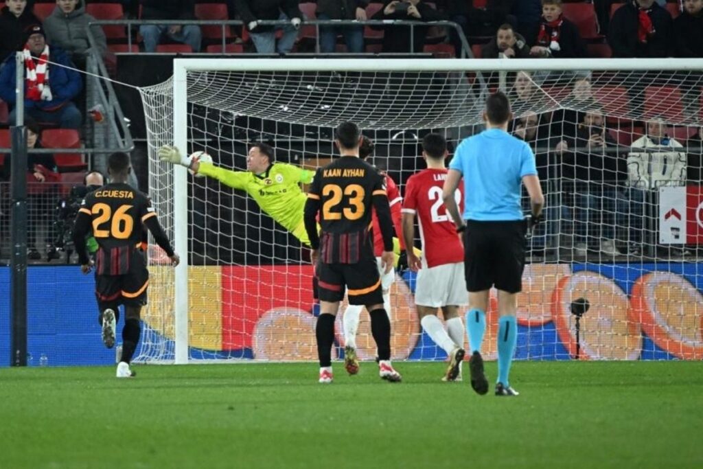 az alkmaar deplasmaninda 4 gollu hezimet galatasaray turu zora soktu rH8YHqaA