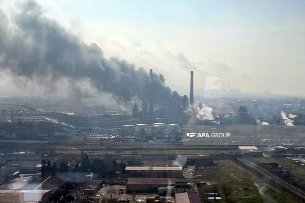 azerbaycanin baskenti bakudeki petrol rafinerisinde yangin cikti cyq3flFp