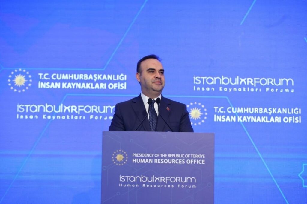 bakan kacir dunyanin dort bir yanindan 214 teknoloji girisimi turkiyeye tasinmak icin basvuru yapti sOrNcfhx