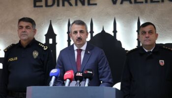 bati sinirina ilk kez duvar onlemiedirnenin yunanistan sinirina bu yil 85 kilometre duvar orulecek pWlyMnUp