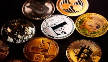 bitcoin ve ethereumun gecen yil etf ile abdde isleme acilmasinin ardindan altcoin projeleri icin I7sEDjMI