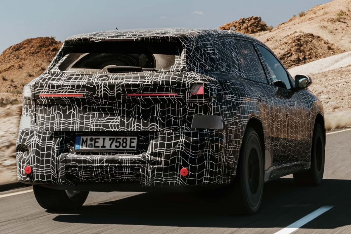 bmw tarihindeki en kapsamli yatirimina hazirlaniyor 40in uzerinde yeni veya guncellenmis arac yollarda olacak RZdDvych