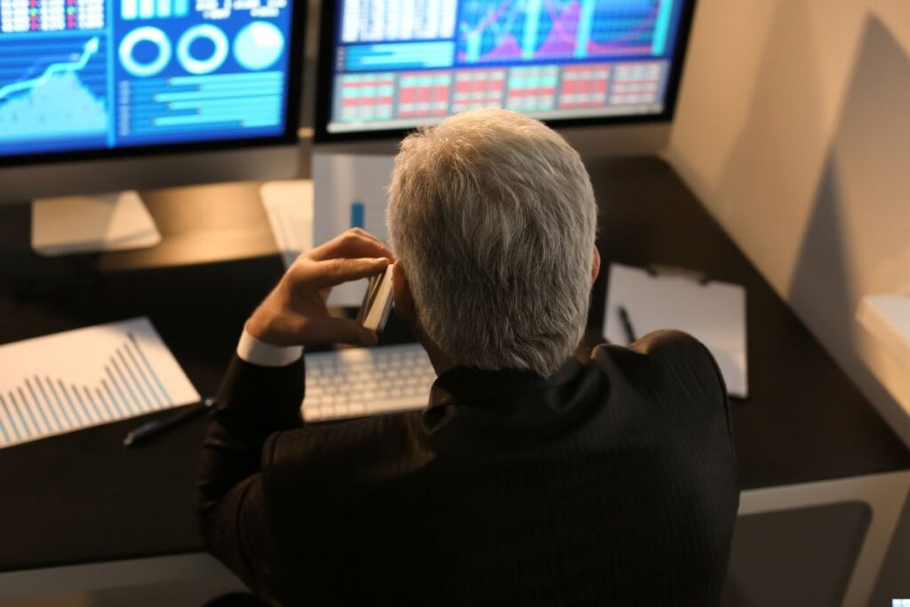 borsada manipulasyon yaptigi iddiasiyla 17 suphelinin gozaltina alindigi sorusturmada soygunun sifresi ortaya cikti bas k3M3L2BJ